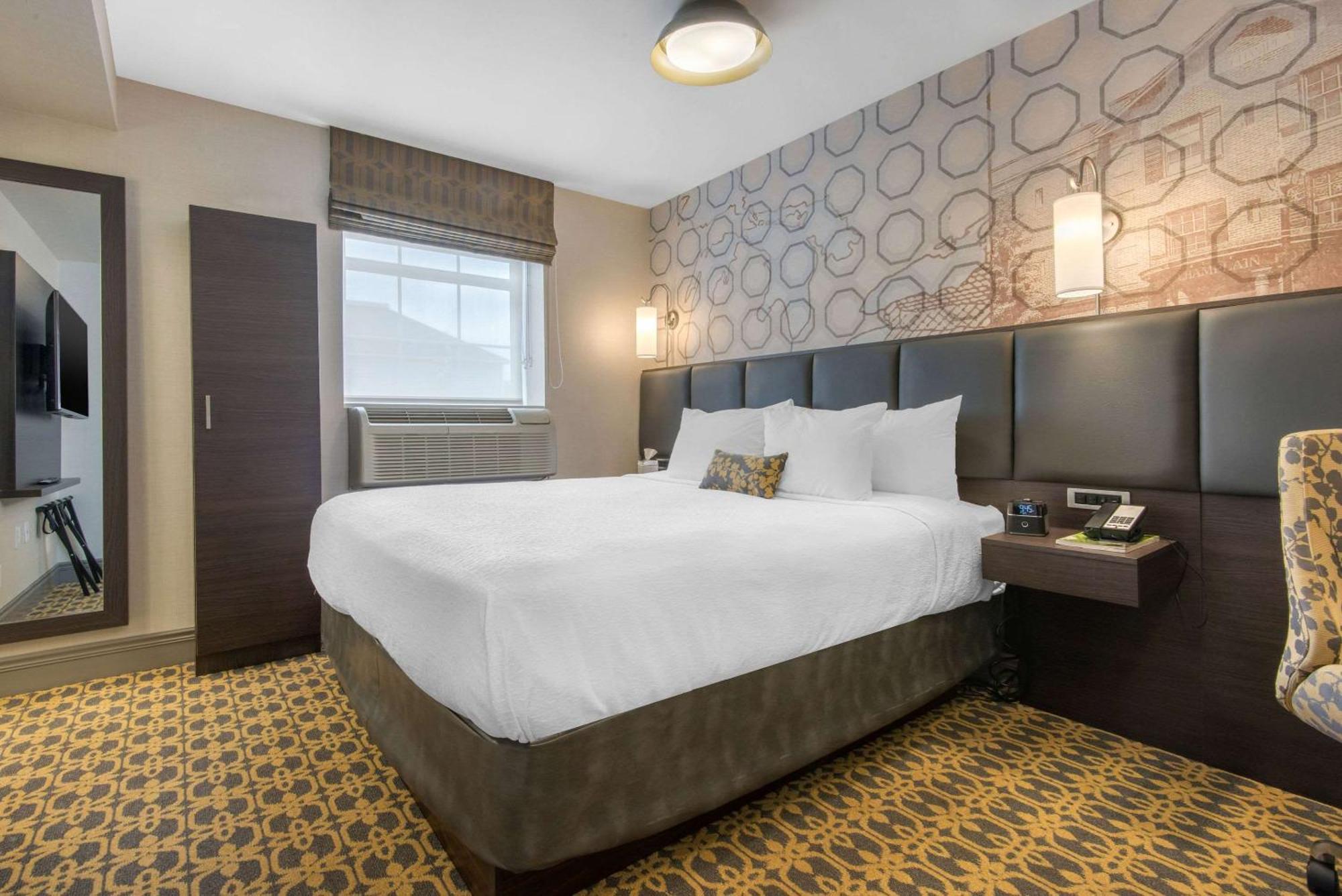 The Champlain Waterfront Hotel Ascend Hotel Collection Orillia Eksteriør billede