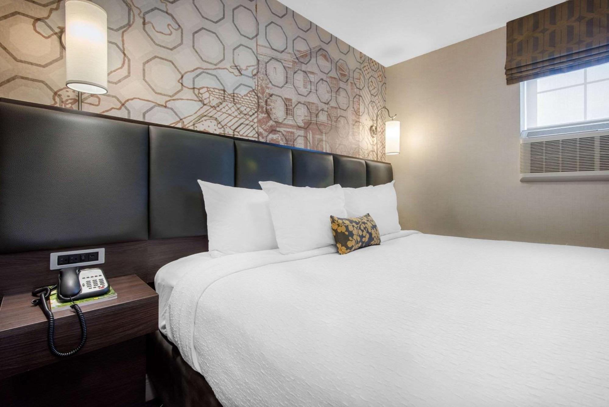 The Champlain Waterfront Hotel Ascend Hotel Collection Orillia Eksteriør billede