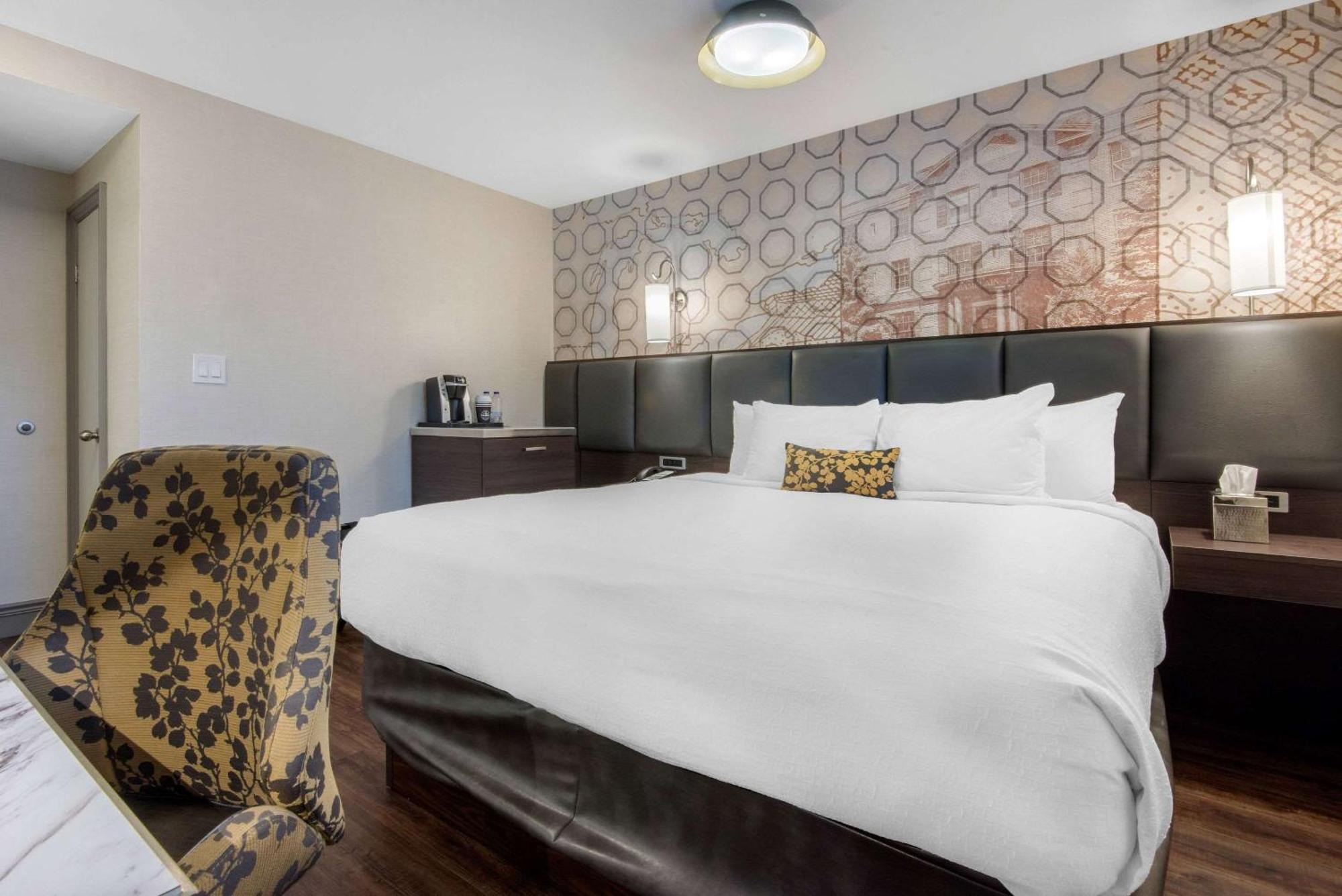 The Champlain Waterfront Hotel Ascend Hotel Collection Orillia Eksteriør billede