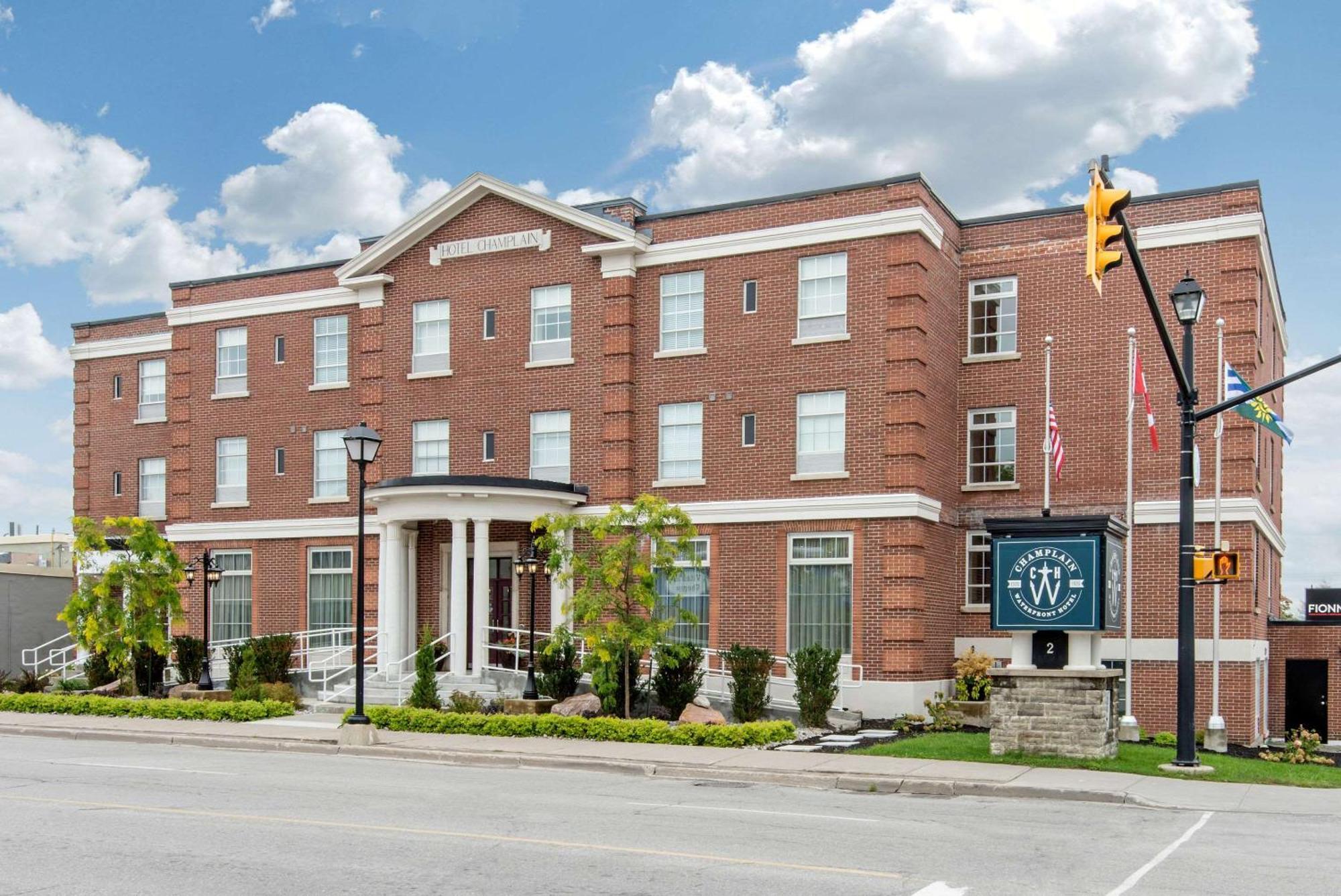 The Champlain Waterfront Hotel Ascend Hotel Collection Orillia Eksteriør billede
