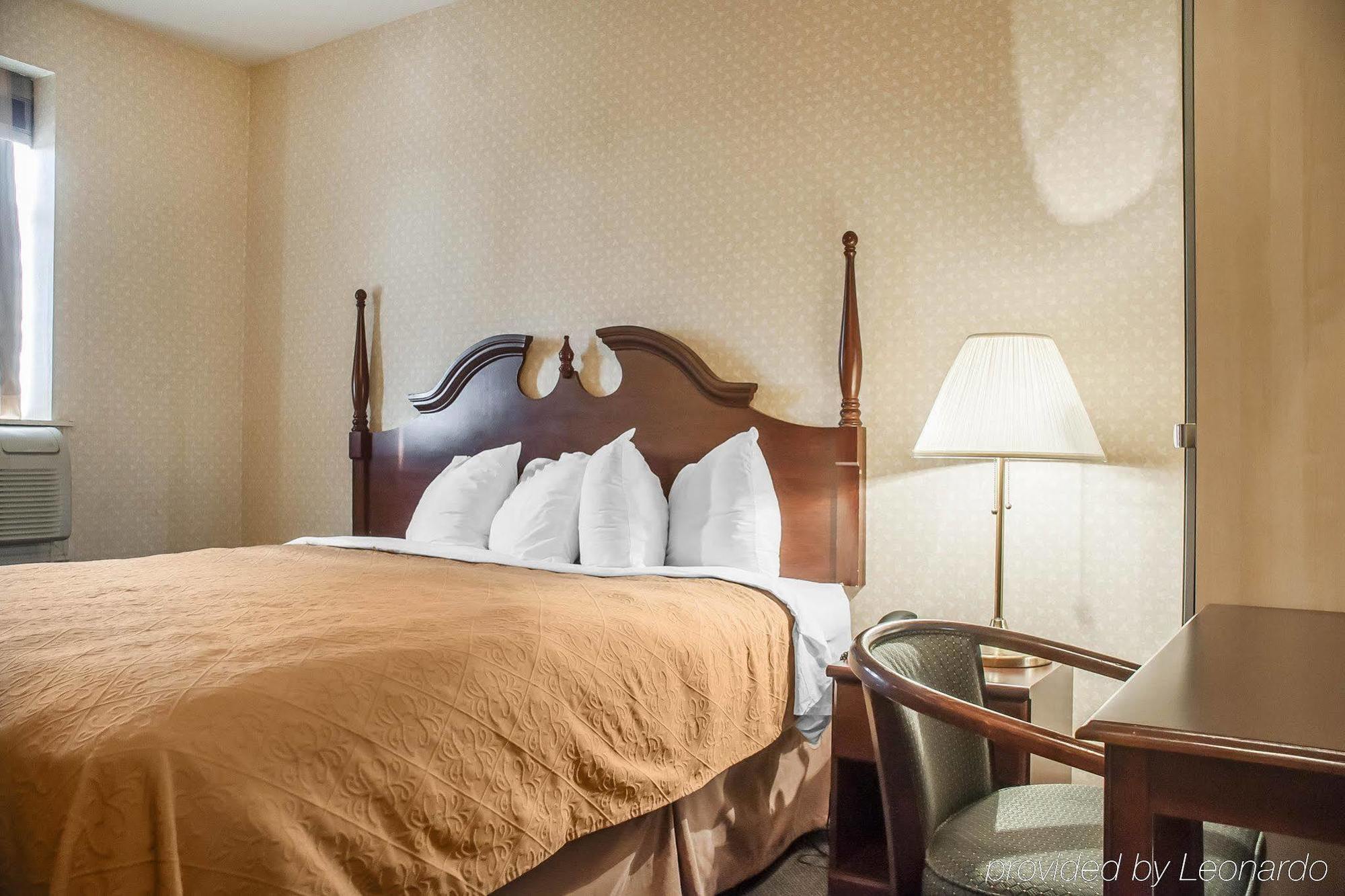 The Champlain Waterfront Hotel Ascend Hotel Collection Orillia Eksteriør billede