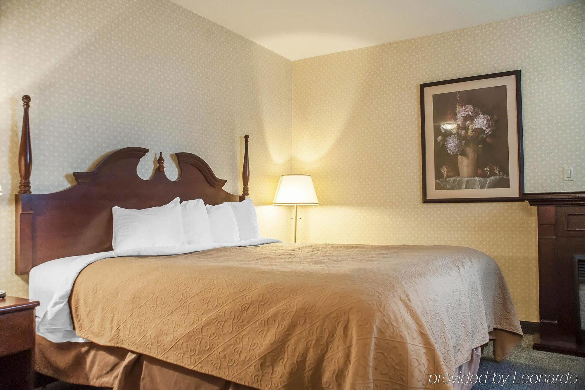 The Champlain Waterfront Hotel Ascend Hotel Collection Orillia Eksteriør billede